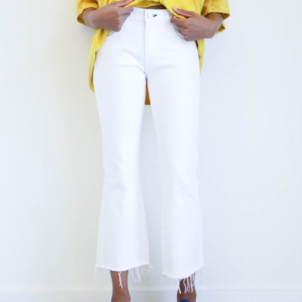 AMO DENIM Kick Crop Jeans in Sea Salt